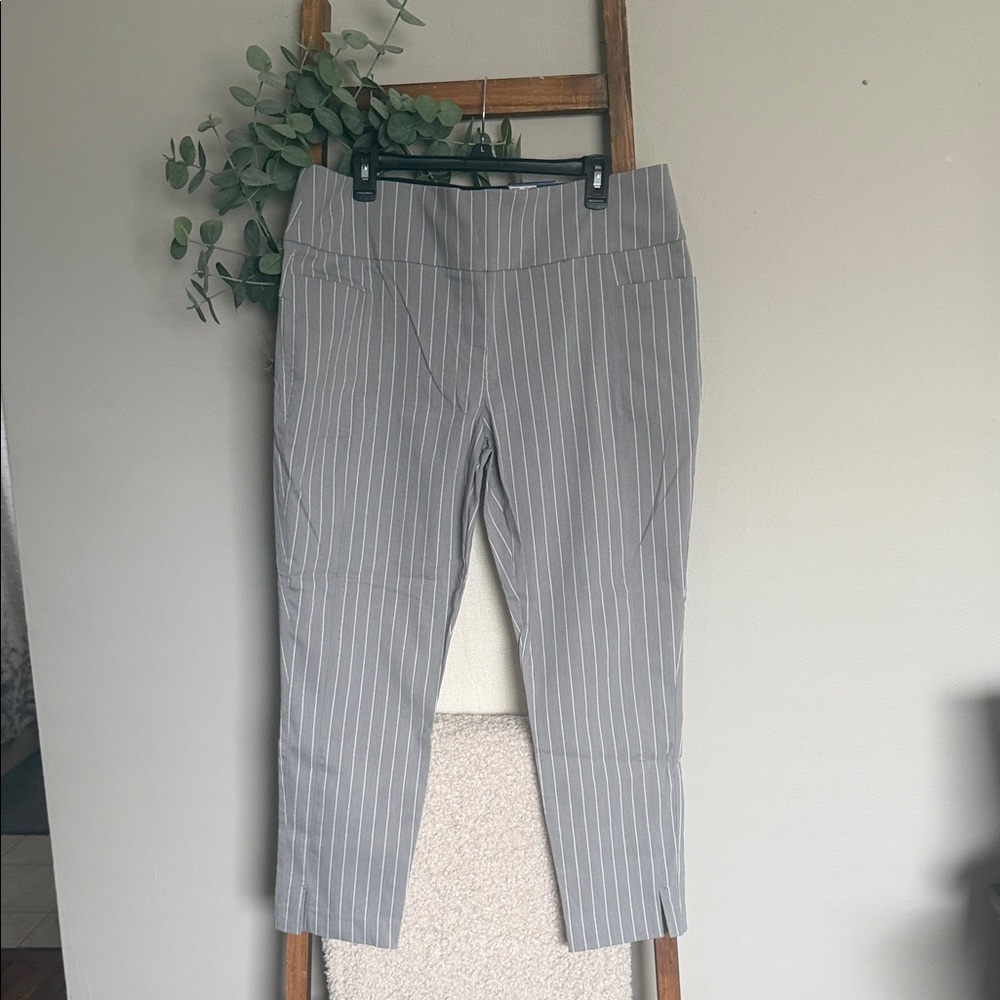 Apt 9 Gray Pinstripe Cropped Dress Pants